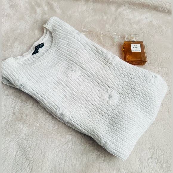 White Crystal Embroidered Cardigan - Picture 8 of 13